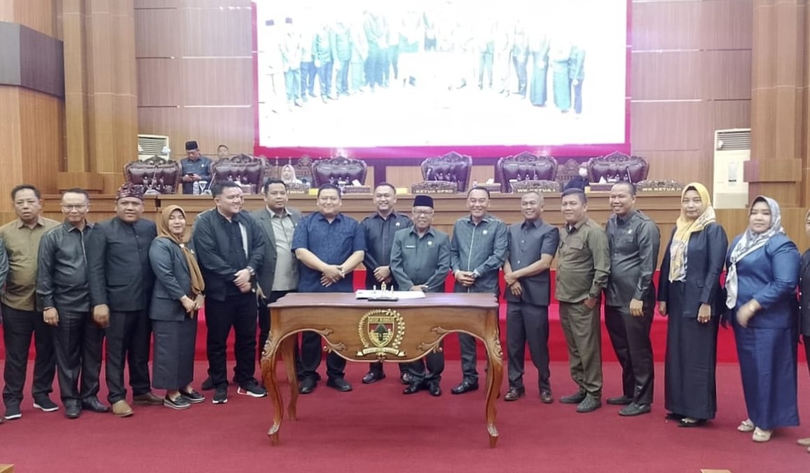 Rapat Paripurna, DPRD Mura Bahas Enam Raperda